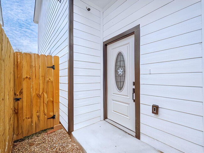 Building Photo - 4337 Faulkner St