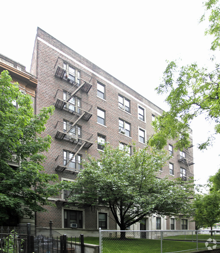 249 Ocean Parkway - 249 Ocean Pky