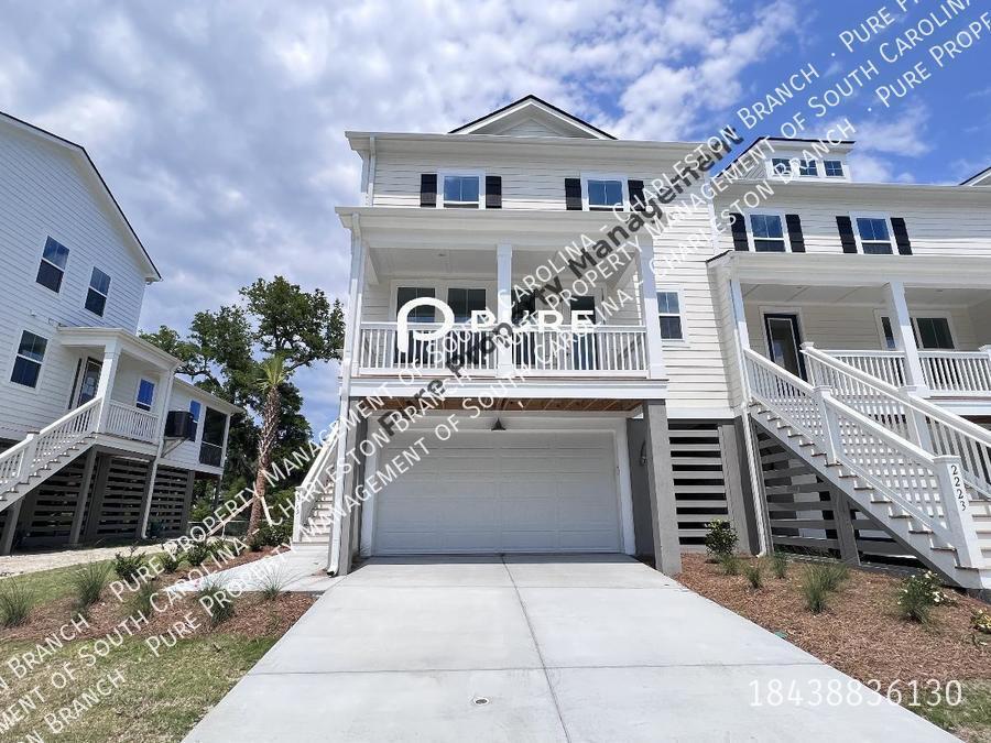 Primary Photo - Beautiful Townhouse in Liberty Hill Farms ...