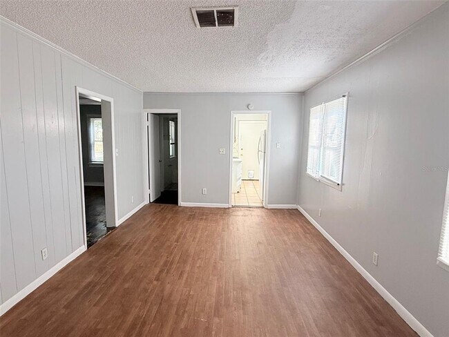 Foto del edificio - 3527 3rd Ave N