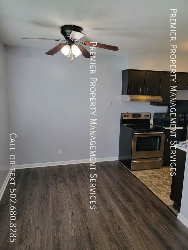 Building Photo - The Perfect Two Bedroom 2nd Floor Apartment!