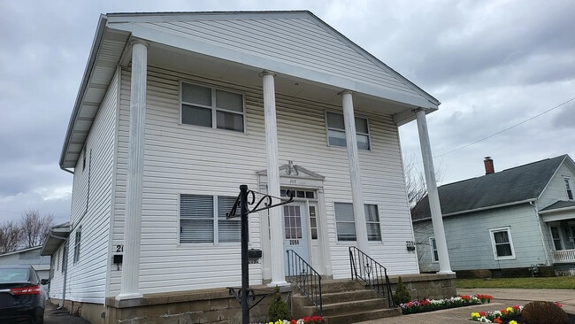 Building Photo - 209 E Main St