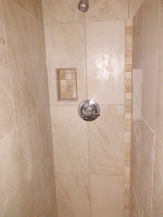 Foto del edificio - 703 E Hanlon St