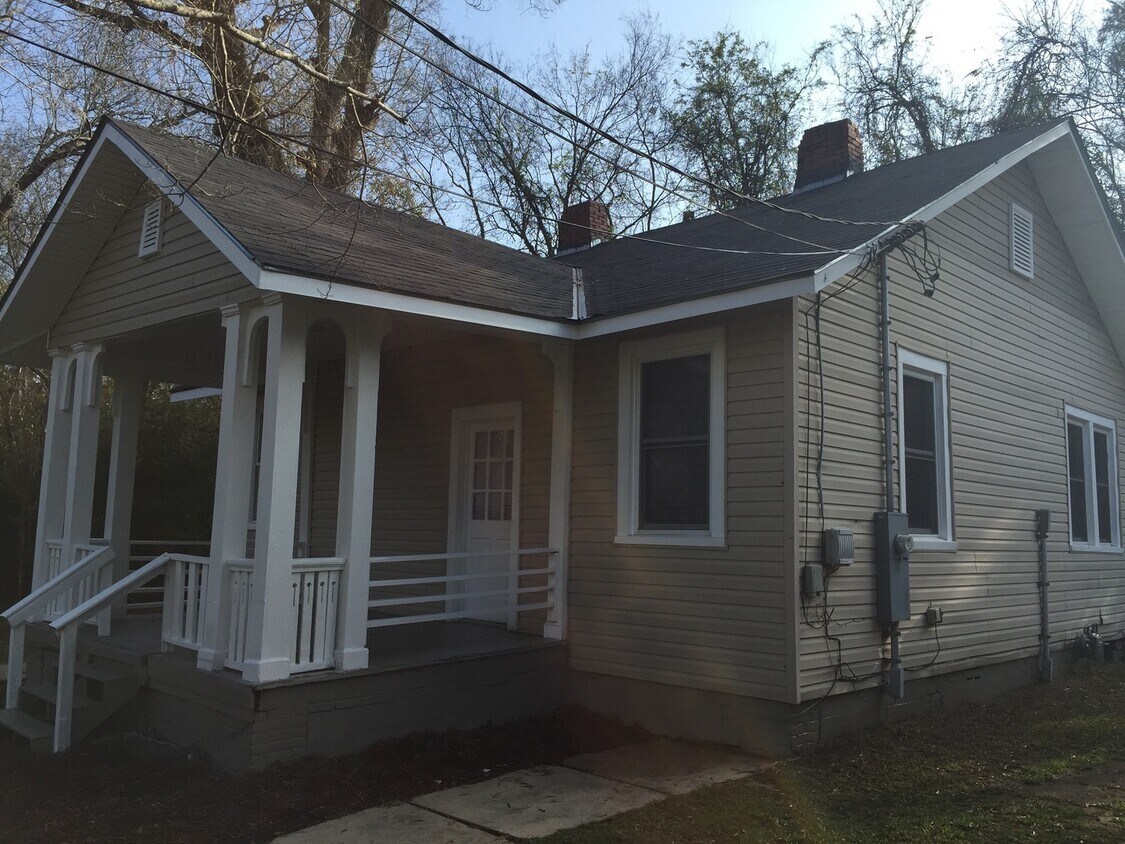 Primary Photo - 27 Hemlock Dr