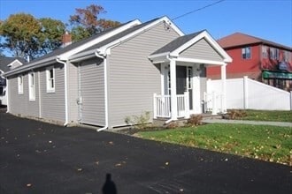 Building Photo - 848 Washington St