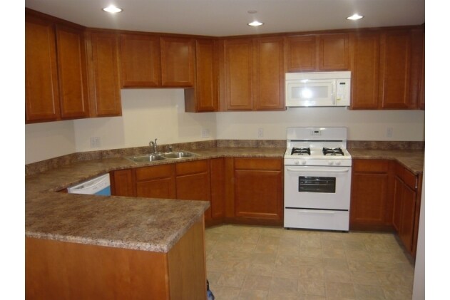 Building Photo - 11757 Saticoy St
