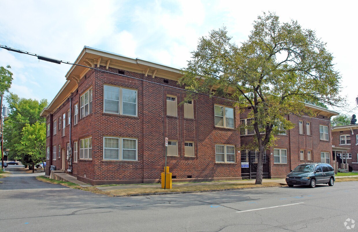 Building Photo - 414-418 E 6th St
