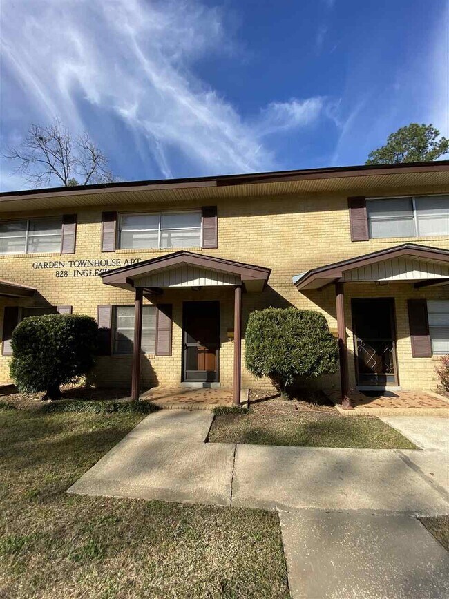 Building Photo - 828 Ingleside Ave