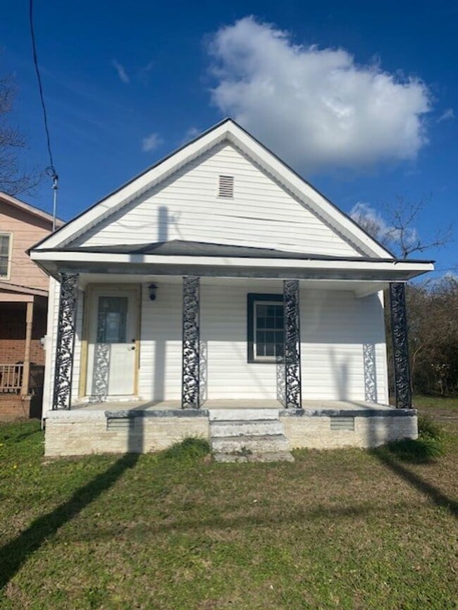 Building Photo - 414 W M.L.K. Jr Dr