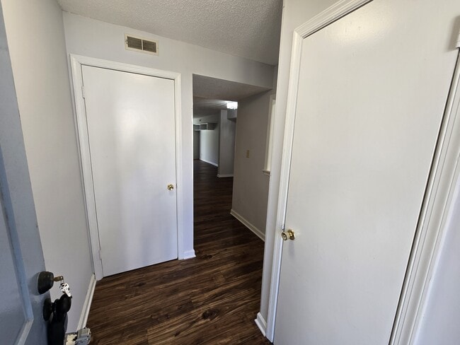 Photo - 117 Kingsbury Dr Townhome