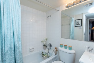 2BR, 1BA - 779 SF Model - Pavilion