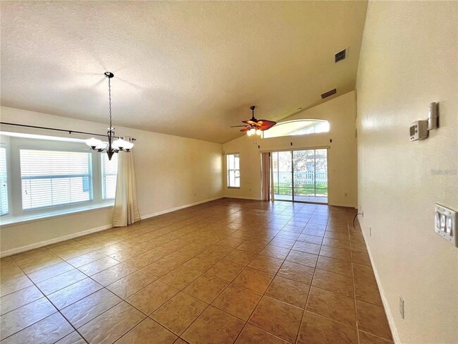 Foto del edificio - 1039 Willow Branch Dr