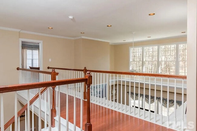Building Photo - 102 Poplar Knoll Ct