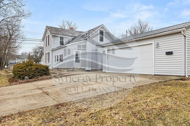 Foto del edificio - AVAILABLE NOW CRESTLINE HOME