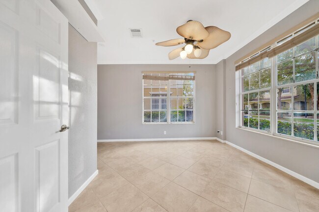 Foto del edificio - 1411 W Wickham Cir