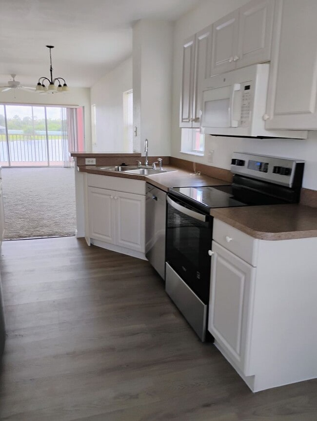 Building Photo - Annual Unfurnished Rental – 3 Bed, 2 Bath ...