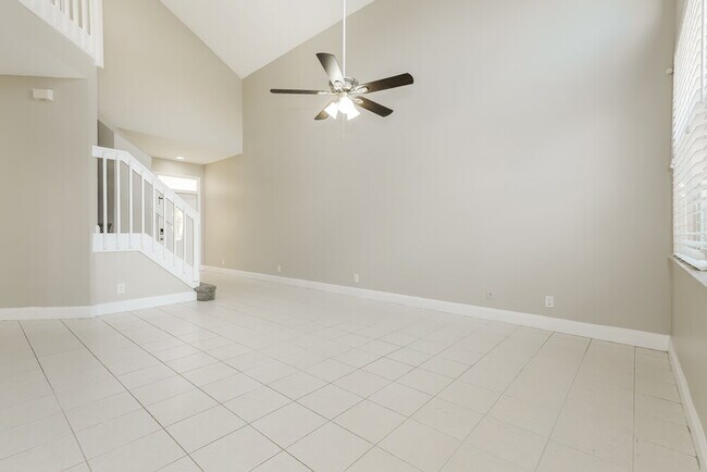 Foto del edificio - 7673 Springfield Lake Dr