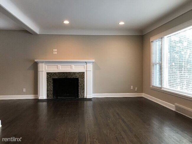 Foto del edificio - 2 br, 1.5 bath Condo - 995 Henrietta St