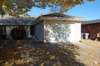 Building Photo - 3724 Clover Cir