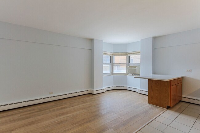 Foto del edificio - 4960 N Marine Dr