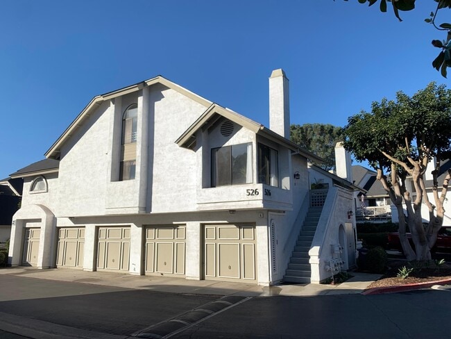 Building Photo - 526 Via de la Valle