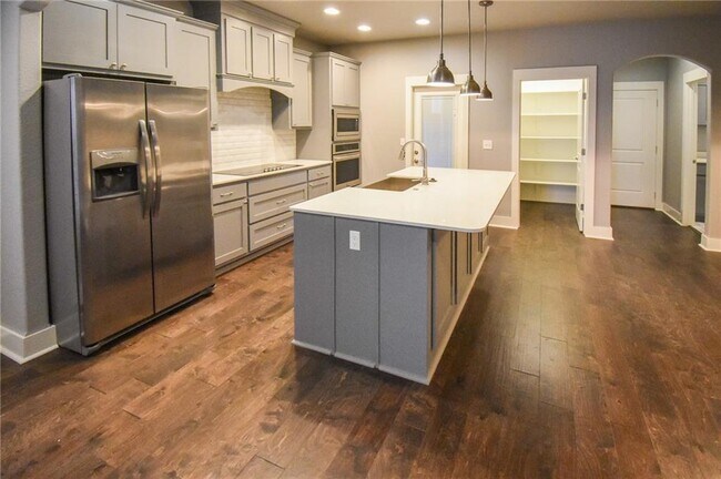 Foto del edificio - 536 N Salem Rd
