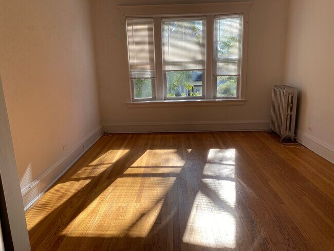 Foto del edificio - 1548 W Highland Ave