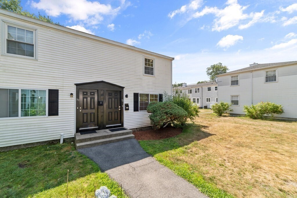 32 Roberts Dr, Bedford, MA 01730 Townhome Rentals in Bedford MA
