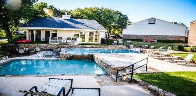 Building Photo - 3601 W Northgate Dr