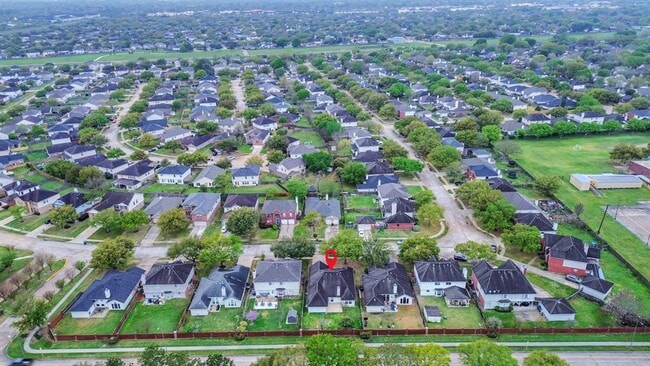 Building Photo - 2015 Waverly Glend Dr