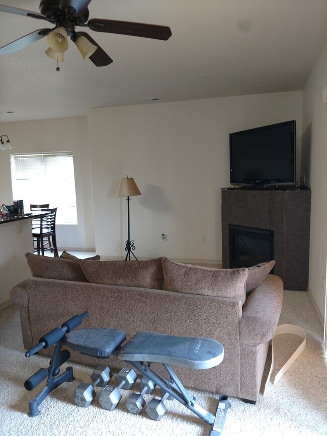 Building Photo - Upper-Level Condo with Mountain Views in Villas at Bear Creek!