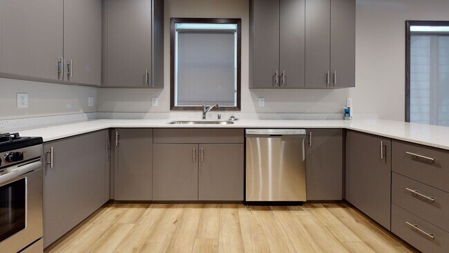 Foto del edificio - 609 12th Ave SE