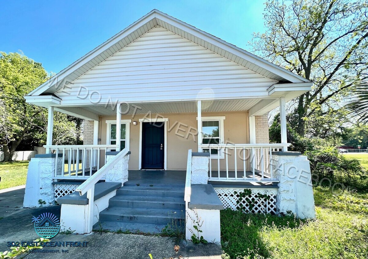 Foto principal - 4 Bedroom Home Ready to Rent!