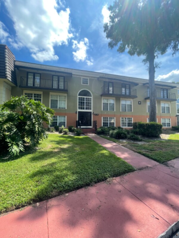 Foto del edificio - 3938 Versailles Dr