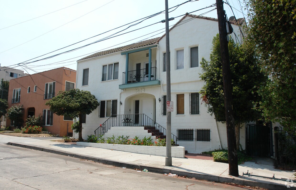 Building Photo - 2524 W 4th St