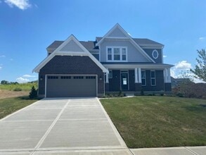 Building Photo - 1744 Ardennes Oak Dr