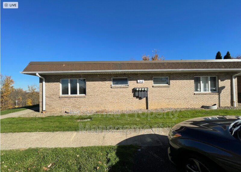 1 Lunar Ln, Coraopolis, PA 15108 Condo for Rent in Coraopolis, PA