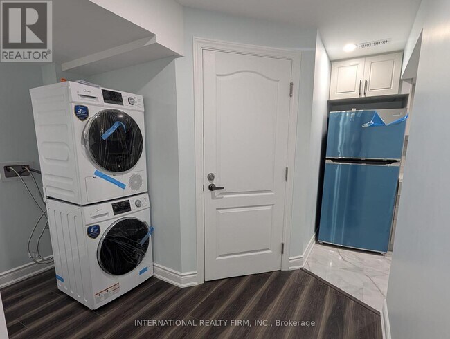 Photo du bâtiment - 75 Bulmer Crescent