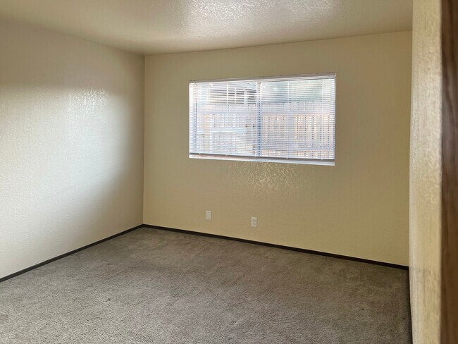 Foto del edificio - 2368 Blue Jay Ct