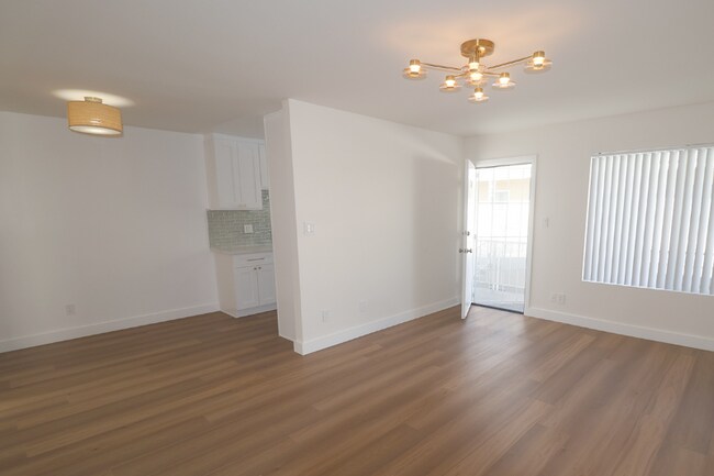 Foto del edificio - 5457 Laurel Canyon Blvd