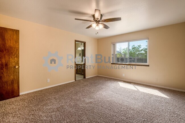 Foto del edificio - APPLY TODAY!