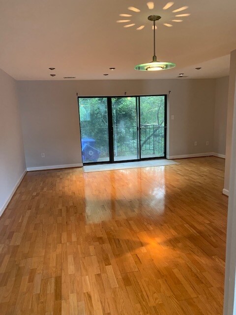 Living/Dining Room - 560 Brummel Ct NW