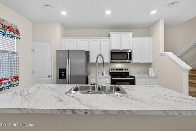 Foto del edificio - 8210 Larose Rd