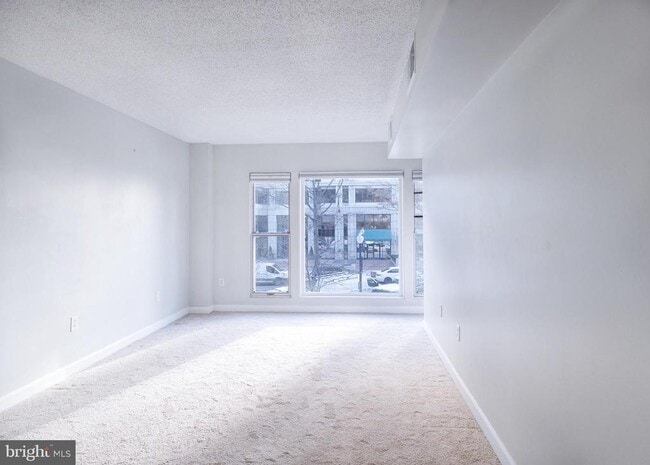 Foto del edificio - 601 Pennsylvania Ave NW