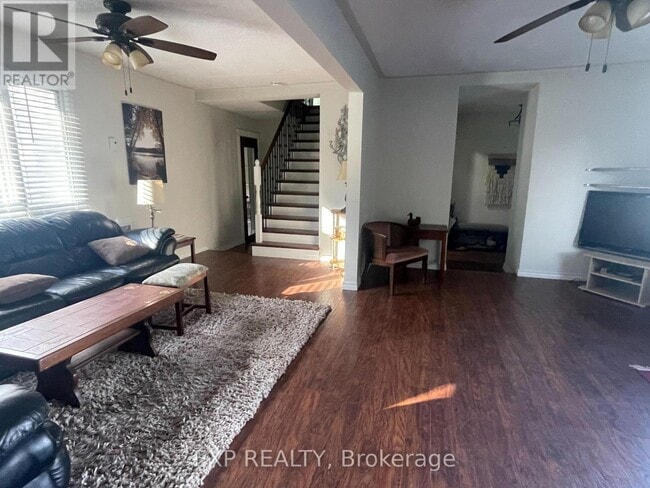 Photo du bâtiment - 271 George Dr