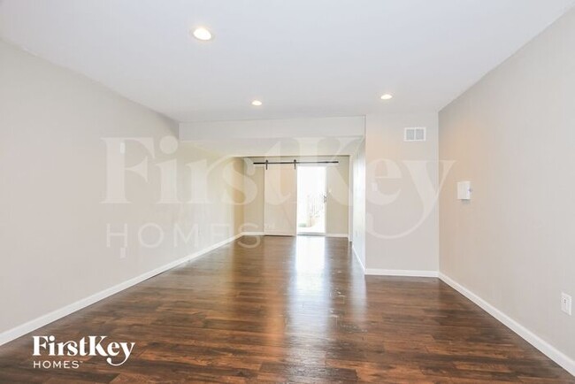 Building Photo - 420 Fuller Dr