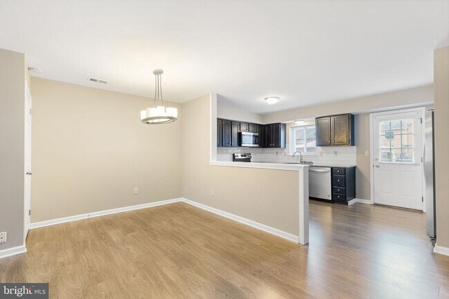 Building Photo - 25 Kelmar Ave
