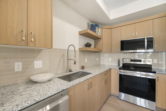Building Photo - Lincoln Crossing Apartments unit 8303