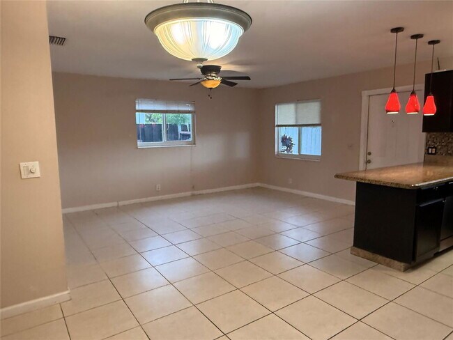 Foto del edificio - 5620 NE 2nd Terrace