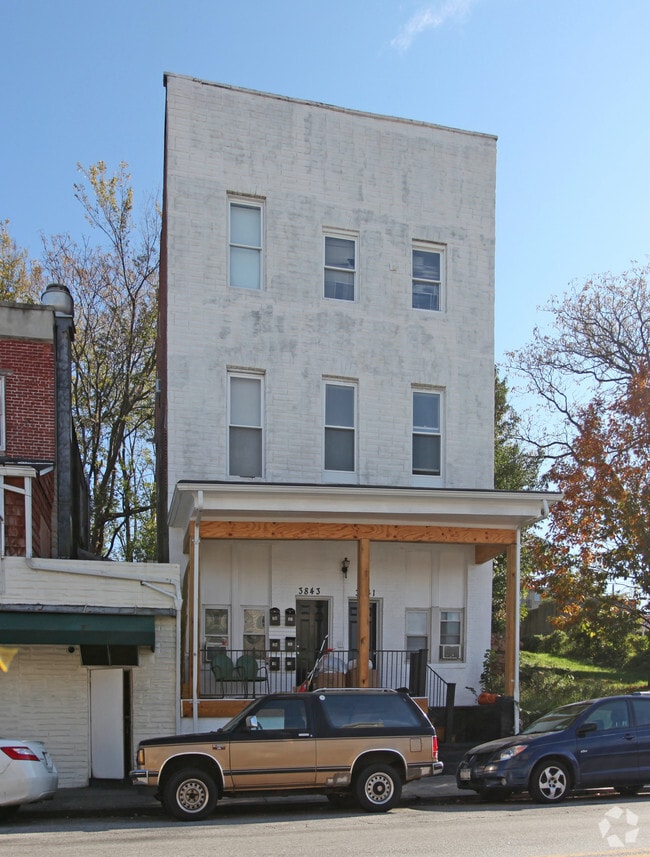 Building Photo - 3841-3843 Falls Rd
